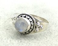 Maansteen ring in zilver (maat 17)