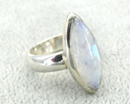 Maansteen ring in zilver (maat 17,5)