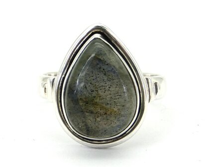 Labradoriet ring in 925 zilver (maat 18)