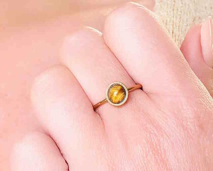 Tijgeroog ring goudkleurig (verstelbaar)