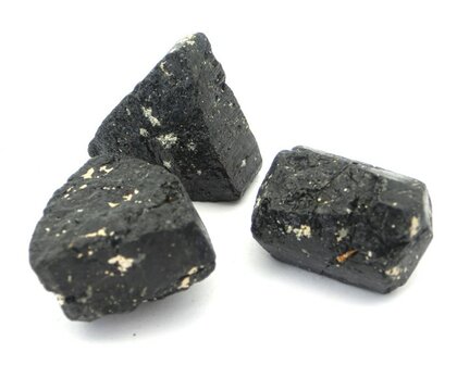 Ruwe zwarte Toermalijn klein (10-20 gram)