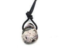 Tiffany Stone aan leren veterkoord Tiffany Stone aan leren veterkoord