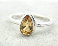 Natuurlijke Citrien ring in zilver (ringmaat 17,5) Natuurlijke Citrien ring in zilver (ringmaat 17,5)