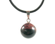 Mahonieobsidiaan bolletje aan koord Mahonieobsidiaan bolletje aan koord