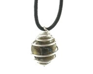Spiraal hanger met Labradoriet (b-kwaliteit) Spiraal hanger met Labradoriet (b-kwaliteit)