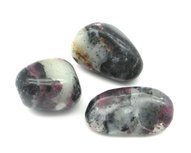 Eudialiet knuffelsteen 10 - 15 gram Eudialiet knuffelsteen 10 - 15 gram